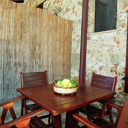 Villa In Velia Only 2 Steps Away From The Sea