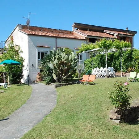 In Velia Only 2 Steps Away From The Sea Villa *