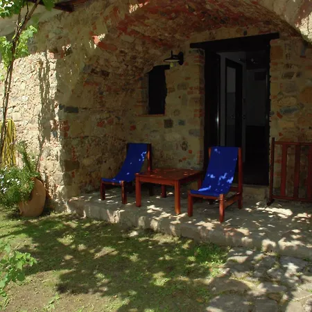 Villa In Velia Only 2 Steps Away From The Sea