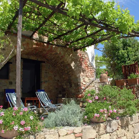 In Velia Only 2 Steps Away From The Sea Castellammare di Velia